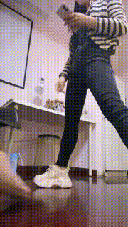 【魅儿】夜跑后脏鞋白袜辱转胯掐乳 bf33392