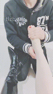 【美容院S】当脚垫舔脏鞋臭脚踩脸 JS23101501封面图