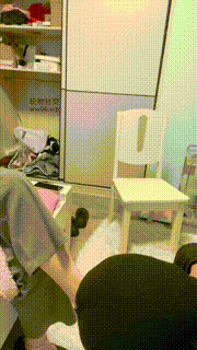 【白兔】闺蜜观战-白袜诱惑舔高跟狠抽JS241230-35封面图