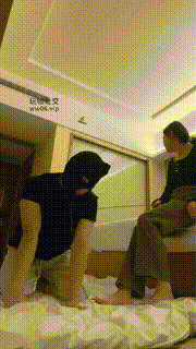 【白兔】捆绑肌肉男藤条鞭打恋足舔bf48850封面图