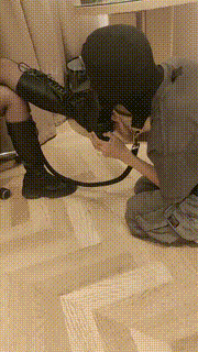 【00后大学生S】开发闺蜜弟弟-sp耳光人肉脚垫插嘴 JS231006封面图