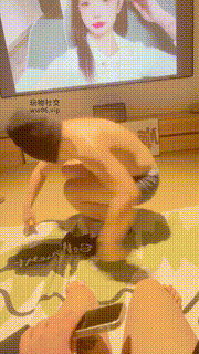 【小凤梨】藤条鞭打强迫素人男舔脚JS250101-23封面图