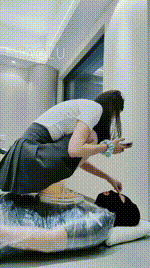 【一茶S】034 纯纯多鞋踩踏39分钟 帆布鞋高跟鞋板鞋轮番踩狗喂口水 保鲜膜捆住全身重度踩踏，帆布鞋踩脖子，喜欢你痛苦的样子~