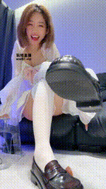 【一茶S】 红绿灯 厚白丝榨精 和主人高贵的小皮皮鞋do爱 摩擦贱狗的骚龟头