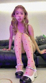 【一茶S】 红绿灯 绿帽男友的持久训练 憋寸绿帽老公40分钟不允许流一滴 憋好了绿帽老公 敢射出来就让你永远看不到老婆 看老婆恶心鄙视着绿帽的你 2025-09-18