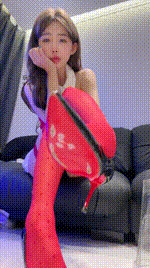 【一茶S】 红绿灯 圣诞礼物香水榨3次 精液交给高贵的红丝袜 圣诞我要一个坏掉的鸡巴