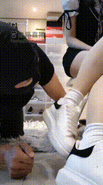 【一茶S】046 多鞋踩63分钟 棉袜运动鞋高跟鞋诱惑花样踩踏贱狗 VTL18358