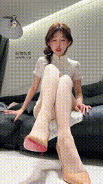 【一茶S】 红绿灯 旗袍肉丝盲盒戏耍场 被性感的旗袍妈妈玩弄 整榨训练杷你变成早泄