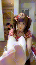 【六六】萝莉玩乳红绿灯