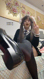 【六六】红绿灯 乖乖被06年学生主榨空精囊吧 宠物狗视角榨精 小皮鞋长筒黑袜裸足 嫌弃脸白眼盯