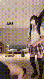 【六六】TJ：反差JK学生主鞭打锁奴调教 耳光爆抽贱奴 全体重 脚窒息 舔小皮鞋鞋底