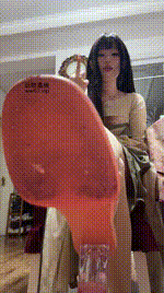 【六六】油亮肉丝高跟控制寸止憋死 进来憋死废物们 恶心劣质精液不配射出 今天是性感姐姐 鞋底龟头贵 鞋跟声音控制撸动 完全控制小狗