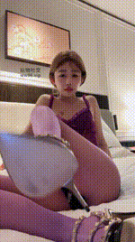 【一茶S】 红绿灯 性感小妈的极致憋精 丝袜脚夹住诱惑憋死鸡巴 极致反差温柔小妈的同时却又恶毒憋精