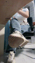 【六六】06学生主极致臭脚羞辱