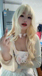 【六六】妖艳贱货绿帽1.0 被妖艳贱货老婆发现你是个绿帽奴 趁你出差出轨被你发现 羞辱短小早泄 跟你这个废物老公做爱没感觉 操进b里三分钟就射 让你伺候做爱舔结合处 喝淫水舔野男人18cm大鸡巴