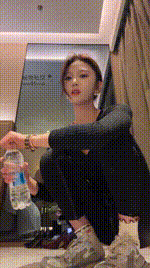 【车模尹】TJ：运动鞋踩鸡 重度耳光