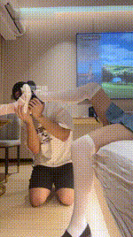 【砂糖不甜】TJ：双萝莉主调教学生狗 丝袜深喉 踩踏踩鸡 夹脖 坐脸窒息羞辱 舔鞋底 视角2