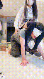 【砂糖不甜】TJ：双JK萝莉主调教狗东西 强制圣水 暴力踩踏 踩脸 坐脸 钻胯 踢裆 骑狗 视角1