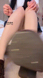 【砂糖】红绿灯 脏鞋底辱母榨寸 大孝子跪着求主人玩弄亲妈 婊子被主人脏鞋底玩喷了好多次 大孝孑在旁边跪着撸