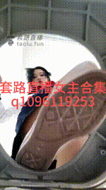 【白桃S】马桶视角厕所偷窥狂，张嘴喝尿，内裤贴脸VTL6941