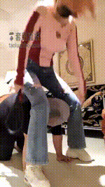 【白桃S】拔毛！500sp抽烂屁股，踢踹踩跳打抽拔，暴力的一场