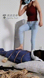 【白桃S】超嗨！捆绑木乃伊窒息深喉！全体重极限窒息坐脸！半只脚插嘴里