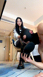 【信子】长靴黑丝气味辱-坐脸 bf60759