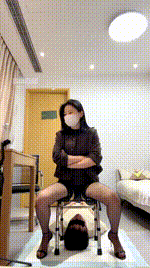 【秋大大】黑丝踩物化脚垫奴 JS260122-9