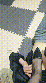 【魅影】踩踏喂食-啃吃臭脚丫 JS260123-7