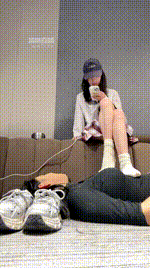 【薄荷缺条狗】白袜脚踩母狗JS260131-18