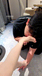 【糖糖子】闻到脚就犯贱的狗 JS260202-19