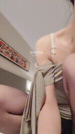 【水蜜樱桃】黑丝美腿踩贱狗JS260128-13