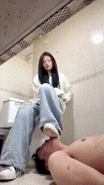 【刘二狗】大一甜妹脏鞋白袜玩厕奴 JS260207-14