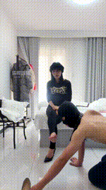 【狠心小妈】脚喂食舔脚 JS260211-7