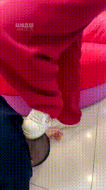 【胖虎】狂舔素人的臭脚丫 JS260217-5封面图