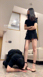 【萬一】恋足深喉场调教bf62110