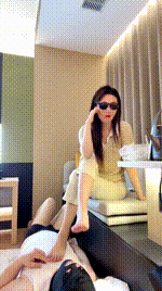 【沙悟静】66岁大爷当脚垫伺候直播吃早饭JS260417-2封面图