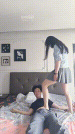 【女生脚汗清洁大师】被踩背馆女生玩JS260427-4封面图